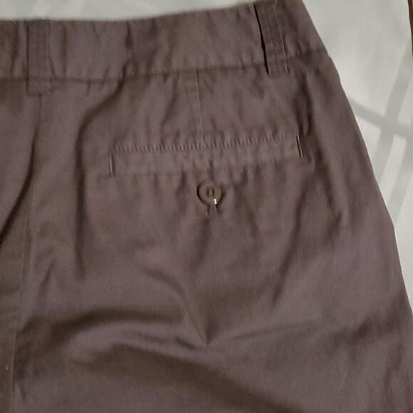J CREW WOMAN CHINOVBROKEN -IN SHORTS GRAY - Picture 4 of 6